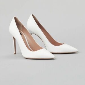 Chic White Pointed Toe Heels